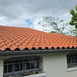 Toiture propre après démoussage à Carbonne